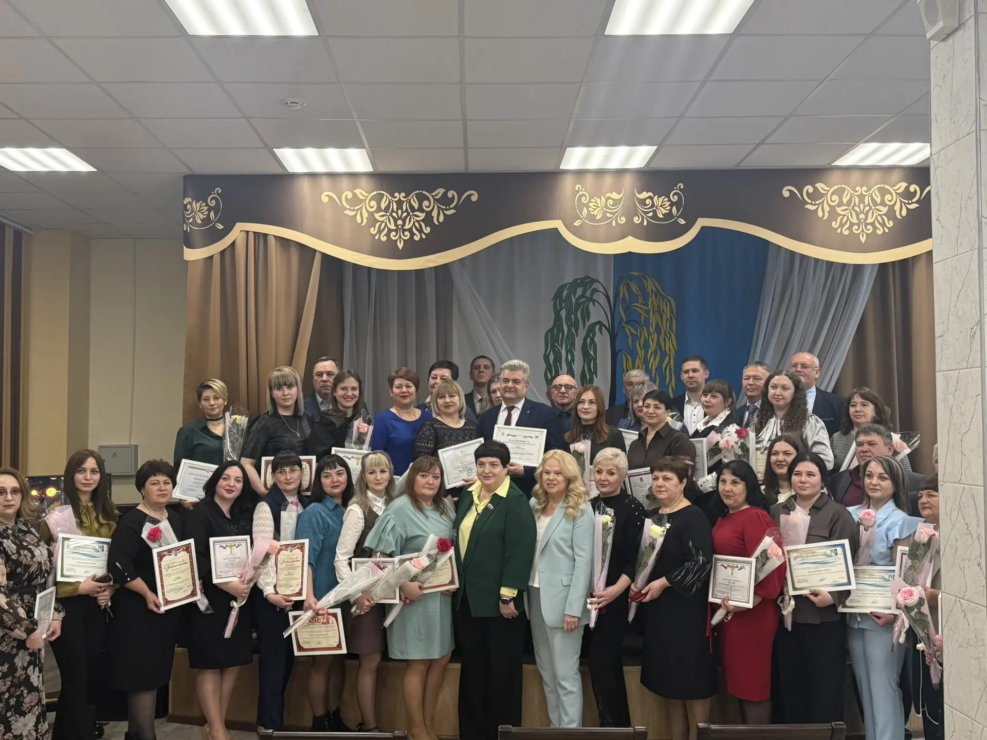 Ассоциация «Совет муниципальных образований Белгородской области» наградила представителей Ивнянского муниципального округа наградами ко Дню местного самоуправления.