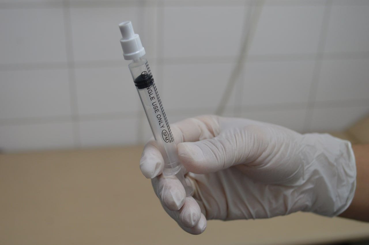 В Краснояружскую районную больницу доставили насадки-распылители для назального вакцинирования от COVID-19.