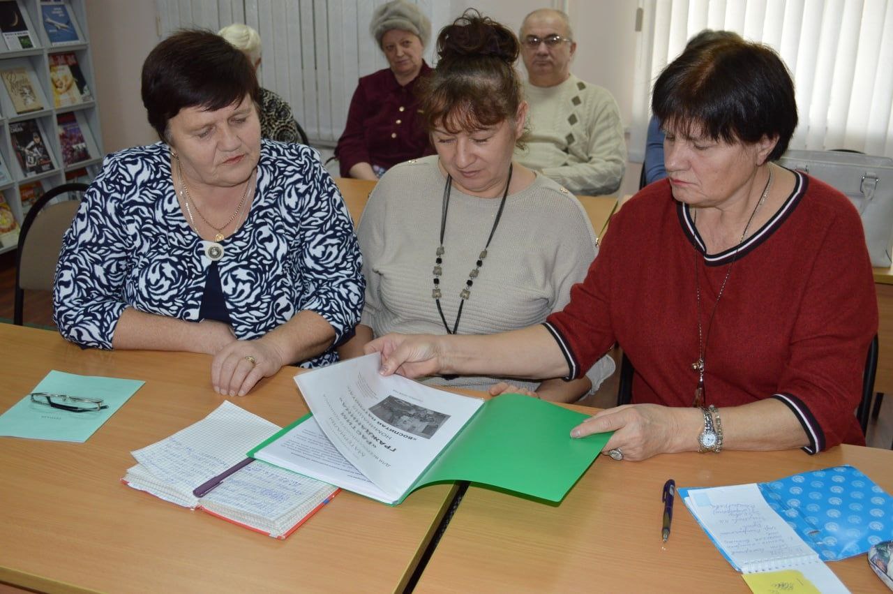 Глава Краснояружского района принял участие в заседании местного Совета ветеранов и общества инвалидов.