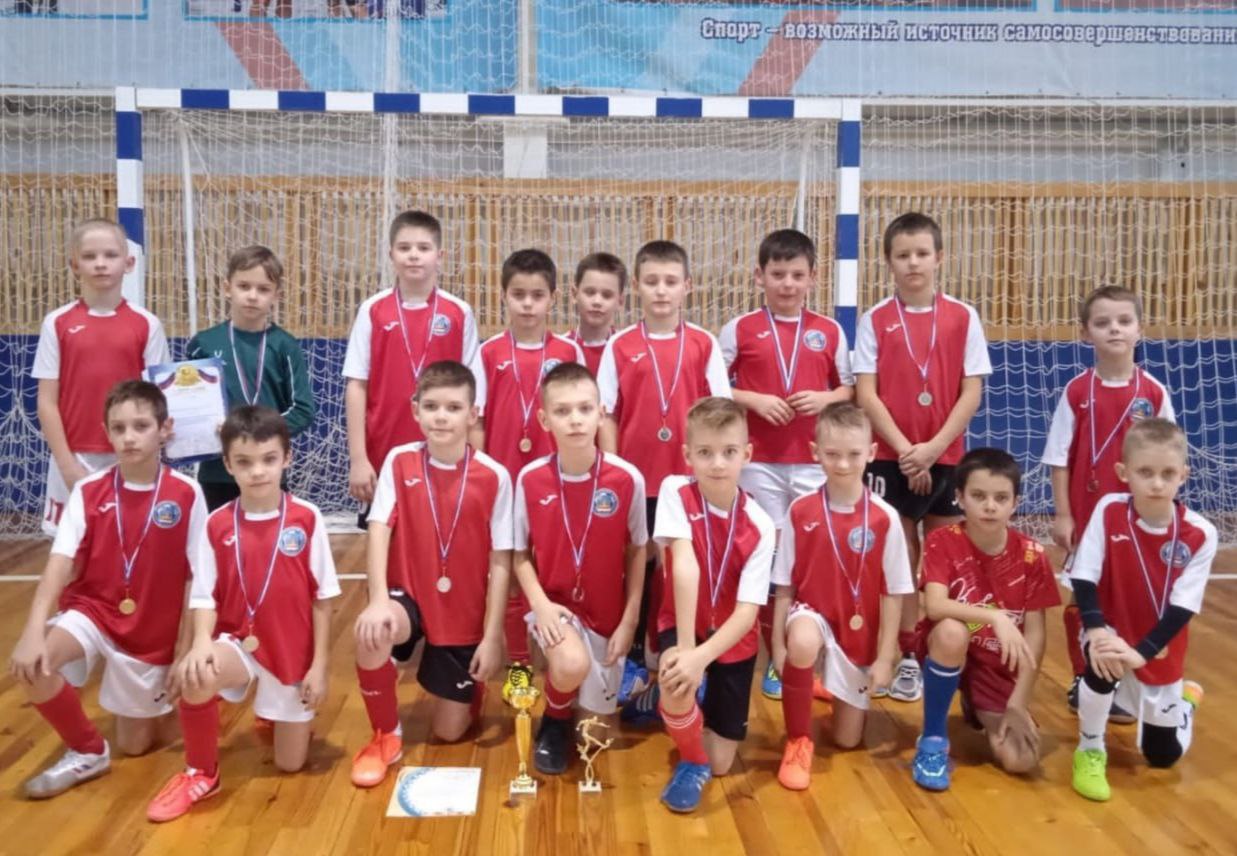 Команда мальчиков Краснояружской ДЮСШ показала отличные результаты на межрегиональном турнире по мини-футболу.