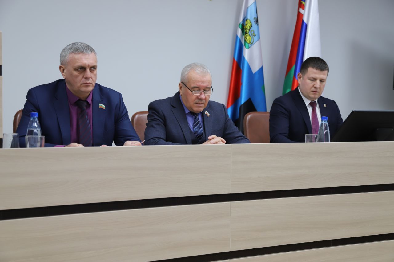 Состоялось очередное заседание Совета  депутатов.