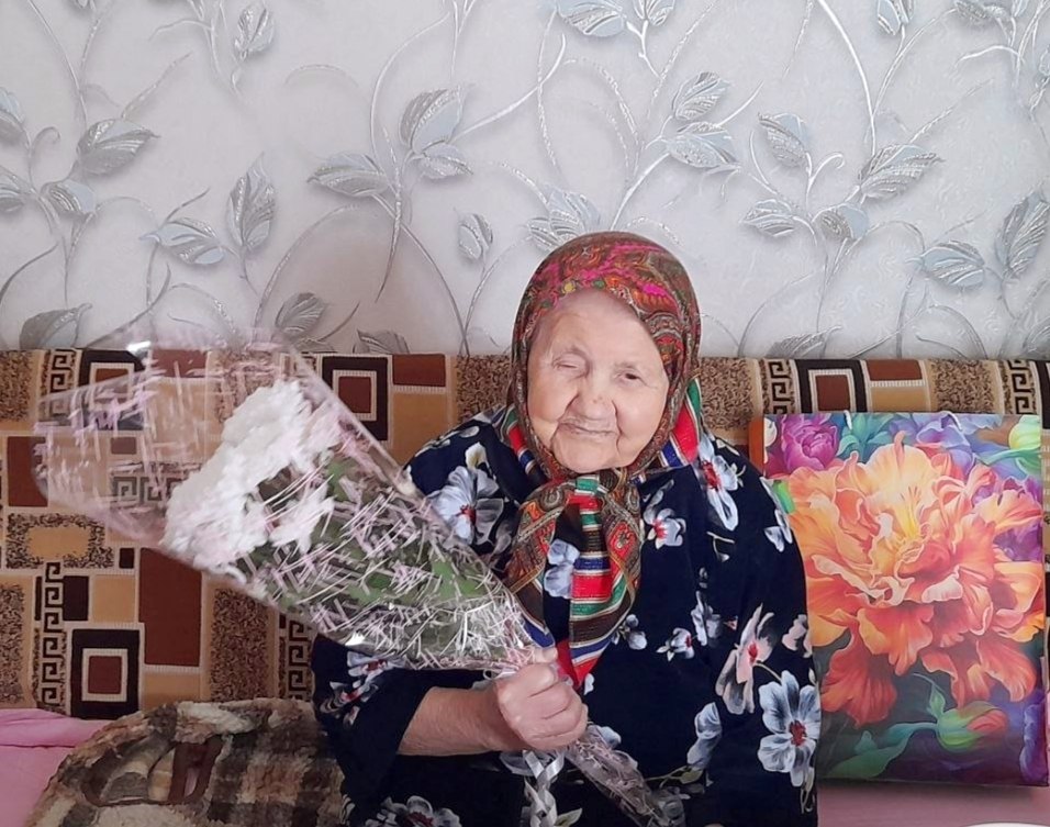 Мария Герасимовна Гребеник из хутора Вязовской отметила 90 летие.