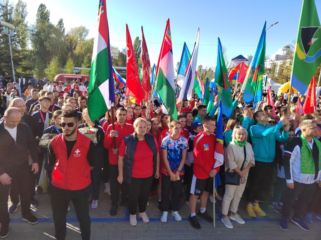 Краснояружцы приняли участие в легкоатлетическом забеге «Губернаторская эстафета».