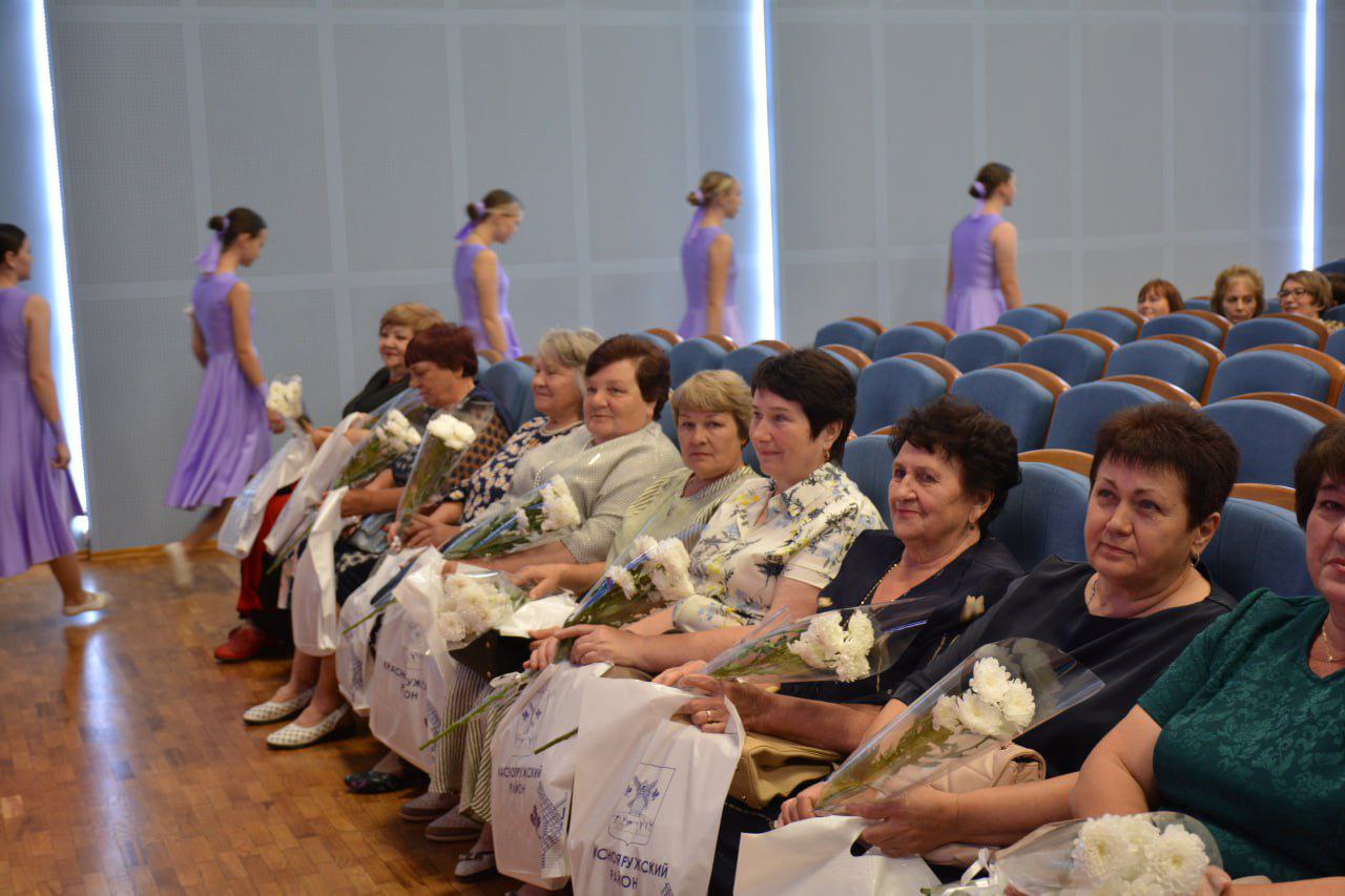 Сегодня поздравления с 70-летием образования финансовой системы Белгородской области принимали представители отрасли..