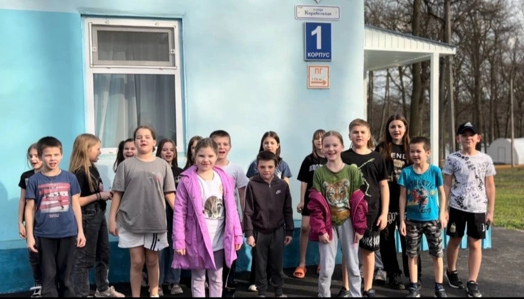 Краснояружские школьники учатся и отдыхают в Тульской области.