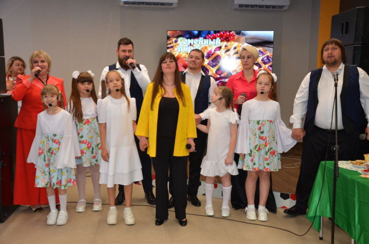 Сегодня в районном ЦКР прошёл праздник для наших семей.. Сегодня в районном ЦКР прошёл праздник для наших семей..