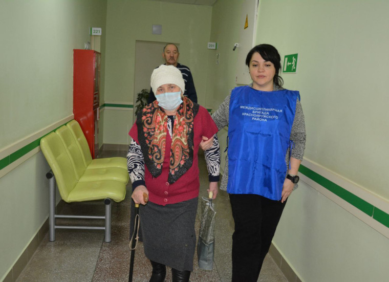 Более 200 пожилых краснояружцев воспользовались в этом году услугой бесплатной доставки к месту медобследования.