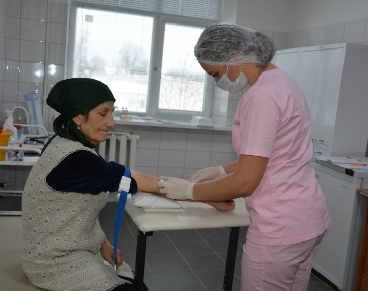 Более 200 пожилых краснояружцев воспользовались в этом году услугой бесплатной доставки к месту медобследования.