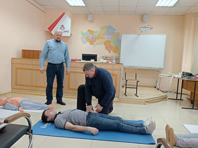 Краснояружские педагоги проходят курсы  по оказанию первой помощи пострадавшим.